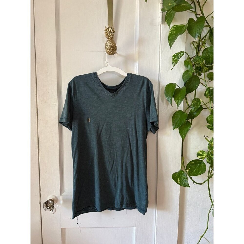 Marc Anthony men’s size medium slim fit T-shirt